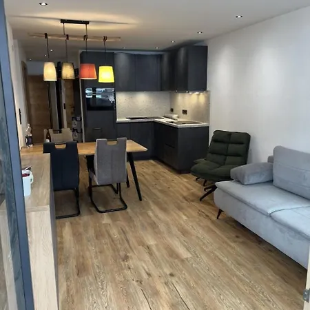 Alpenblick 1 סרפהאוס